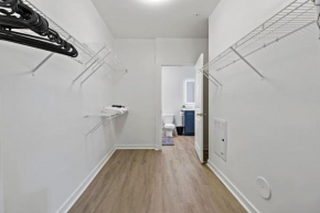 LUXE 1BD - 5 Min DT, Gym, Parking, W-D - Sleeps 6